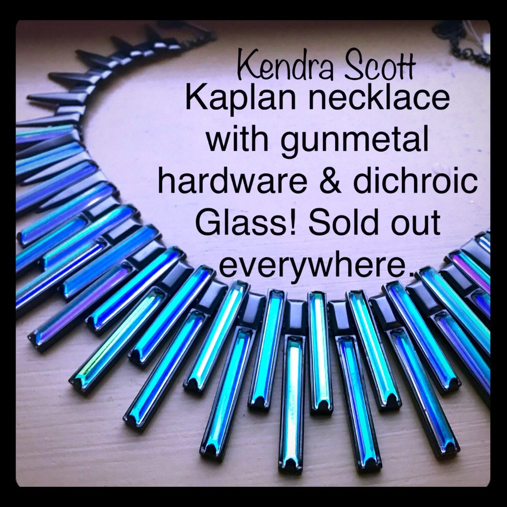 Necklace that shoots out rainbows 🌈 !